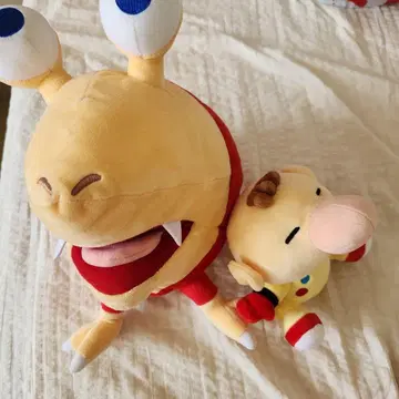 피크민 봉제 인형 빨간색과 노랑
