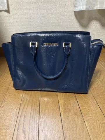 마이클코어스 네이비 핸드백
