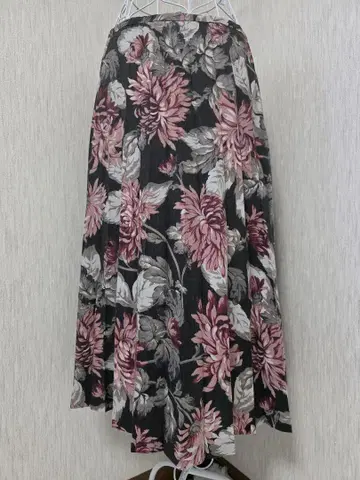 미사용 새상품 LAURA ASHLEY 스커트 13호