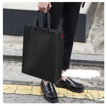 남성용 블랙 토트백 심플한 디자인