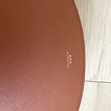 아페쎄 브라운 숄더백