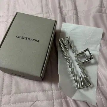 Le Sserafim 헤어 클립 2024 팝업