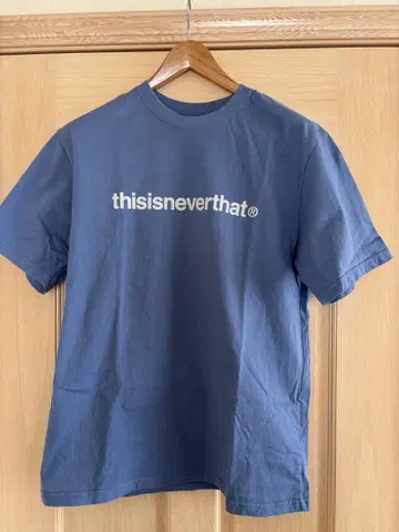디스이즈네버댓 T-Logo Tee Steel Blue M