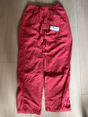 대량 생산 면 팬츠 빨간색 염색