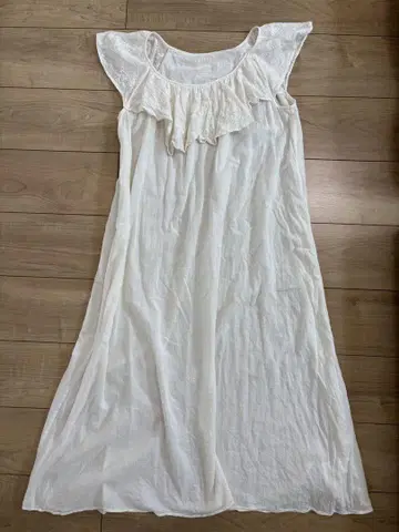 프리스틴 얽힌 자수 파자마 원피스