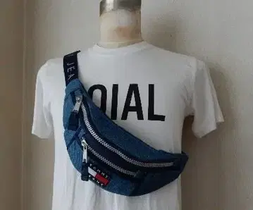 새상품급 TOMMY JEANS 바디 웨스트 파우치