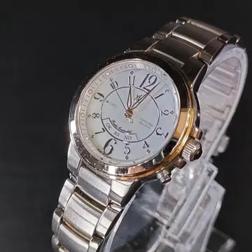 새상품급 CITIZEN 시티즌 XC H330 쉘 화이트 솔라 시계