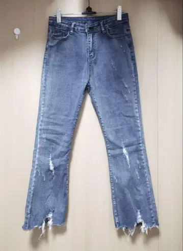 데미지 가공 다크 블루 플레어 팬츠 L 사이즈