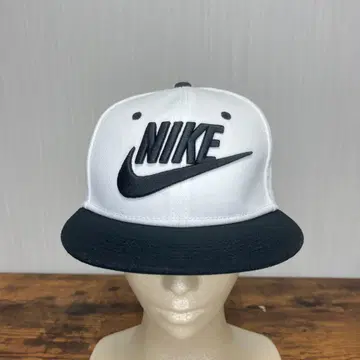 Nike 나이키 로고 자수 캡 화이트/블랙 여성용
