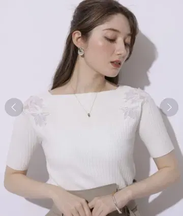 Apuweiser-riche 래글런 비쥬 자수 니트