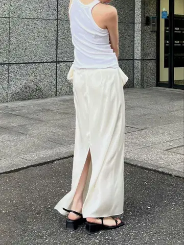 ETRE 슬릿 새틴 스커트
