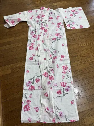 핑크 튤립 패턴 유카타