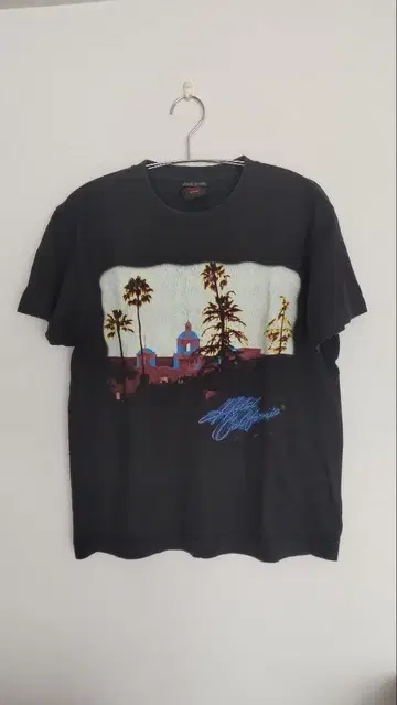 EAGLES 2004년 투어 호텔 캘리포니아 티셔츠 M 사이즈