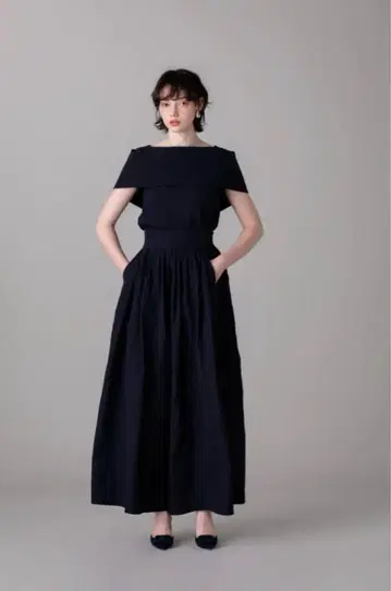elu. Suzan tack & gather skirt 미사용 새상품