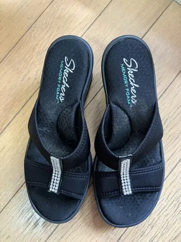 스케쳐스 컴포트 샌들 23cm 예쁜 블랙
