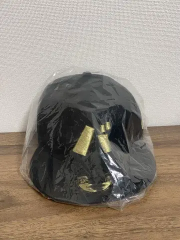 미사용 바나나맨 캡 골드 컬러 자수
