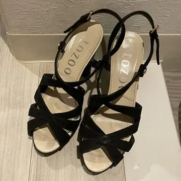 블랙 스트랩 샌들 약 10.5cm 힐