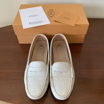 TOD'S 화이트 로퍼