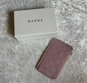 RANDA 모노그램 엠보싱 프래그먼트 케이스 핑크