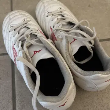 Mizuno Morelia Neo 스파이크 화이트/레드