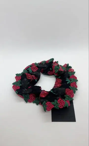 안나수이 딸기 스크런치