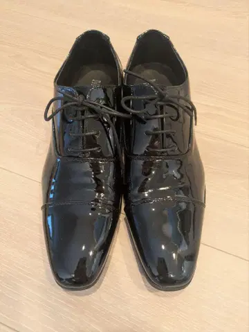 블랙 레이스업 슈즈