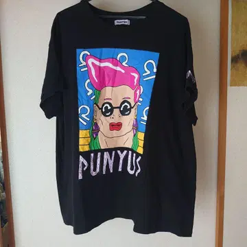 PUNYUS 그래픽 티셔츠 블랙