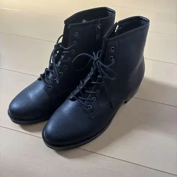 NUOVO 블랙 레이스업 부츠