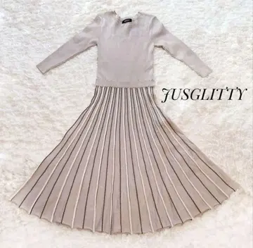 JUSGLITTY 베이지 니트 원피스