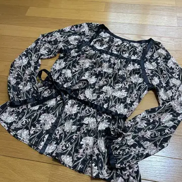 토네이도 마트 팜시어 튜닉 티셔츠 꽃무늬