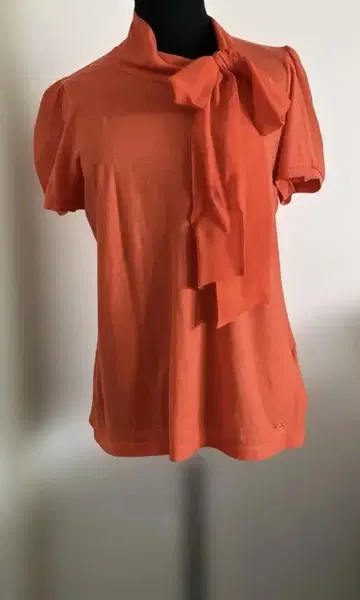 페라가모 오렌지 리본 포함 반팔 상의 사이즈 L