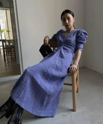 아메리 백 오픈 개더 드레스 원피스 AMERI
