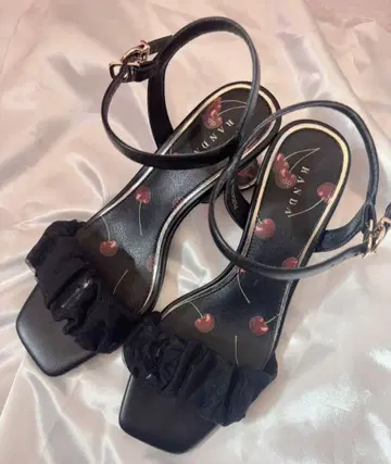 RANDA 체리 힐 스트랩 샌들 블랙 M 사이즈