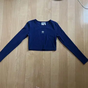 아디다스 네이비 크롭 긴팔 티셔츠 XL