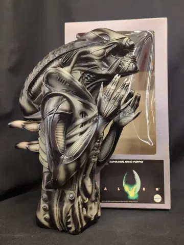 메디콤 토이 SUPER REAL HAND PUPPET ALIEN