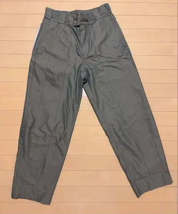 JIAN YE 2023 봄/여름 컬렉션 폴다운 팬츠 (카키)