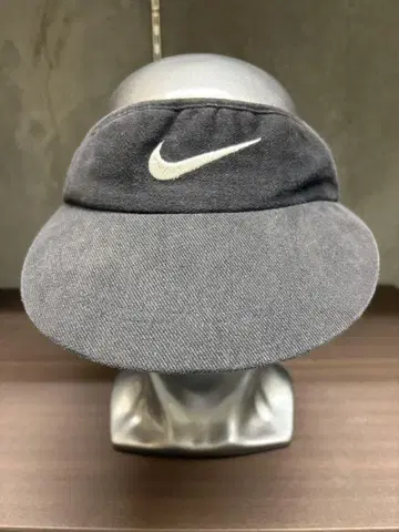Nike 블랙 바이저