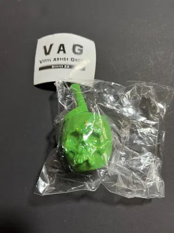 VAG 스컬 피규어 그린