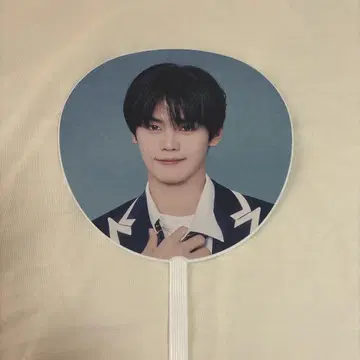 ZEROBASEONE 제베원 규빈 부채