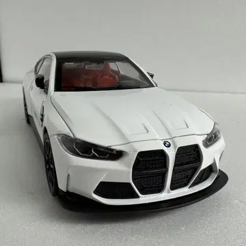 BMW M4 화이트 다이캐스트 미니카 1/24 약 20cm