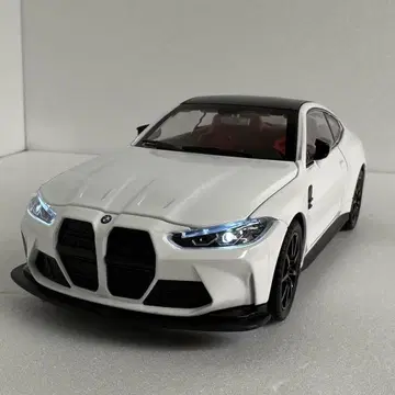 BMW M4 화이트 다이캐스트 미니카 1/24 약 20cm