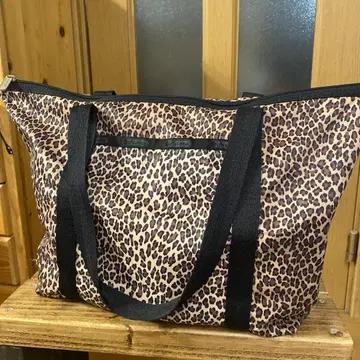 LE Sportsac 레오파드 무늬 토트백 레오파드