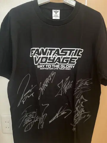 FANTASTICS VOYAGE 친필 사인 포함 티셔츠
