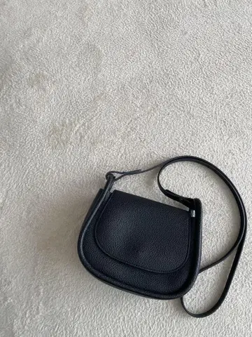 Ungrid 숄더백 Black