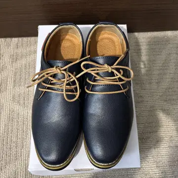 네이비 합성 피혁 신발