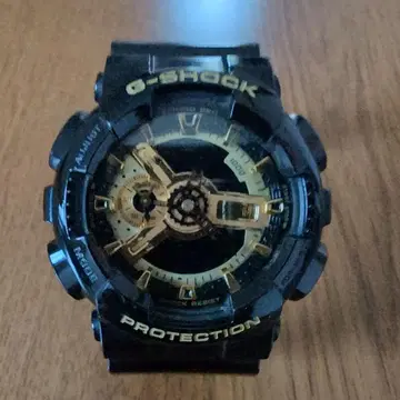 G-SHOCK 블랙 골드 손목시계 GA-110GB