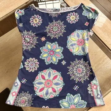Emilio Pucci 꽃무늬 슬리브리스 탑 사이즈 40