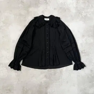 MUVEIL 뮤베일 클로버 레이스 블라우스