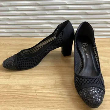 아르테미스 바이 다이애나 도트 튤 라메 글리터 펌프스 23.5cm 블랙