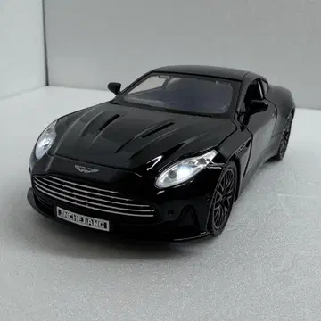 애스턴 마틴 Aston Martin DB12 다이캐스트 카 1/32